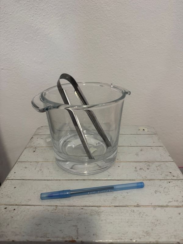 Hielera de Vidrio Transparente con Pinza Metálica