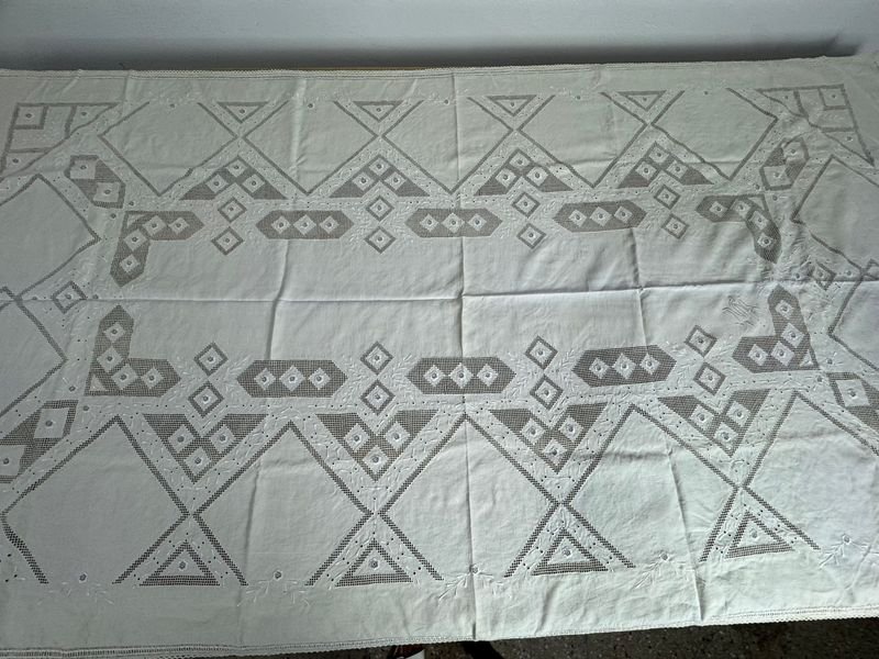 Mantel antiguo de madera con tapicería - imagen 3