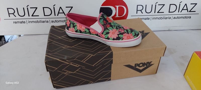 Lote anterior: Zapatos de mujer en venta