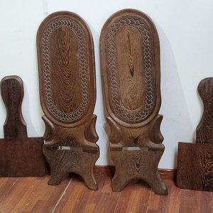 Lote siguiente: Par de Sillas Plegables Coloniales de Madera Tallada