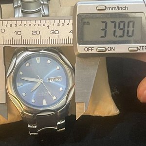 Reloj Armitron Classic Day-Date Acero Azul Sumergible 165ft - imagen 5