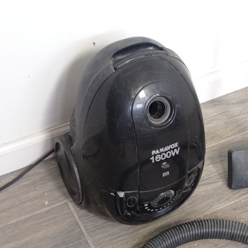 Aspiradora Panavox 1600 W: Limpieza eficiente y accesibles - imagen 2