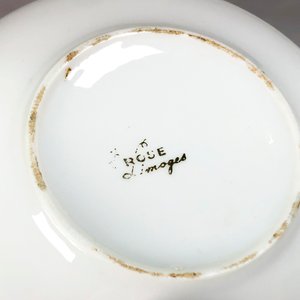 Alhajero Limoges de Porcelana Rosa con Monograma y Escena Romántica - imagen 3
