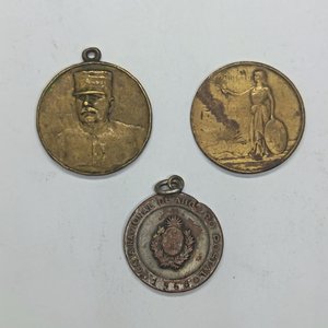 Lote siguiente: Lote de 3 Medallas: Joffre, Ahorro Postal y Obras Salto 1902