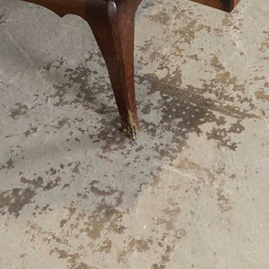 Escritorio Francés Antiguo con 5 Cajones y Broncería en Patas - imagen 3