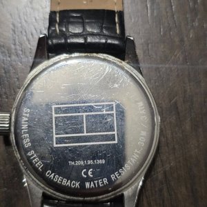 Reloj Tommy Hilfiger Acero Inoxidable Esfera Plateada Correa Cuero Negro - imagen 5
