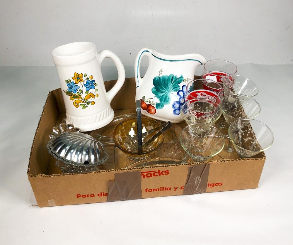Lote de Vasos Coca Cola, Jarras de Porcelana y Cristalería Variada