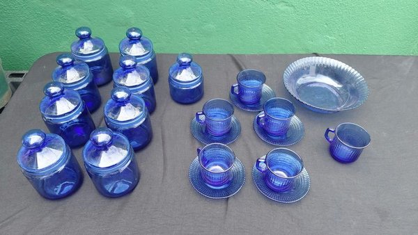 Juego de Tazas y Frascos de Vidrio Azul - imagen 1