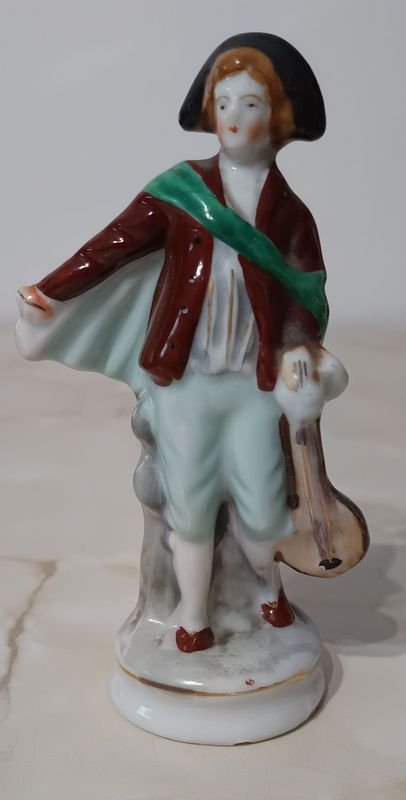 Figurina de Porcelana JAPONESA de mandolinista - imagen 2