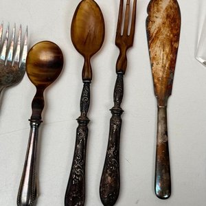 Lote Variado de Cubiertos: Cuchillos Solingen, Cucharas, Tenedores y Utensilios - imagen 11