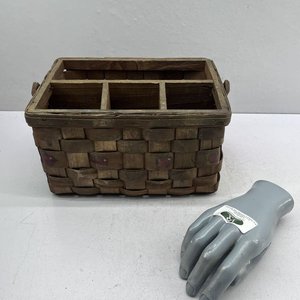 Canasto de Madera Trenzada con Divisiones y Diseño de Manzanas Pintadas a Mano - imagen 4