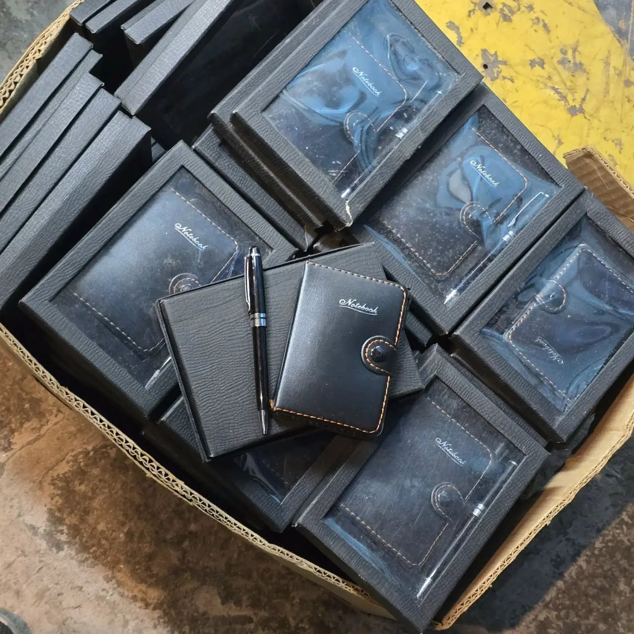 Lotes de Libretas y Lapiceras en Excelente Estado - imagen 2