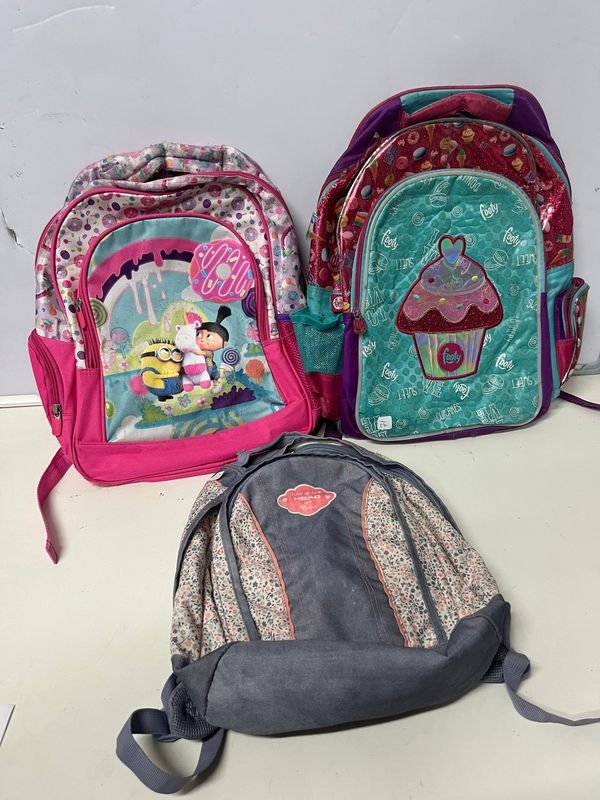 Lote de 3 Mochilas Infantiles: Minions y Cupcakes