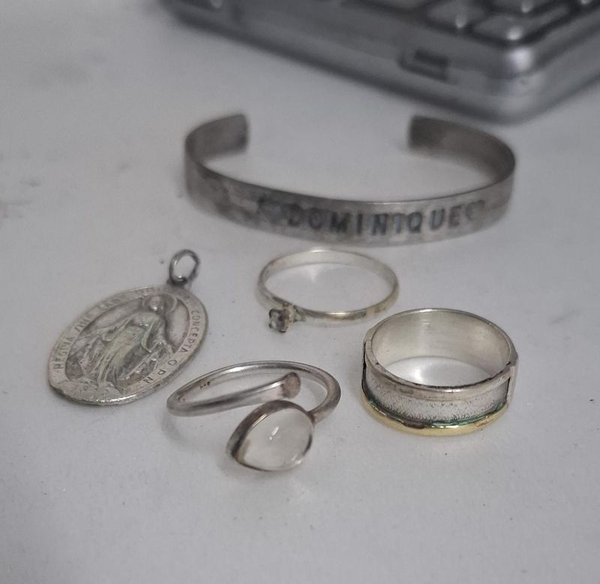 Lote de Joyas de Plata: Pulsera, Anillos y Medalla