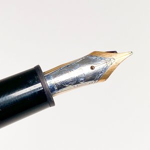 Pluma Fuente Mont Blanc Oro 14k Negra y Dorada - imagen 4