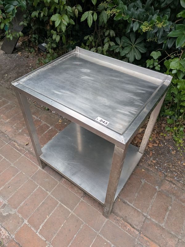 Mesa gastronómica en acero inoxidable - imagen 2