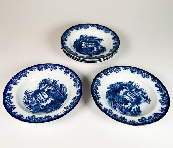 Lote anterior: Platos de loza inglesa decorados
