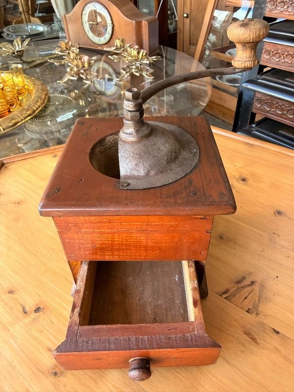 Molinillo de Café Antiguo de Madera con Cajón Recolector - imagen 1