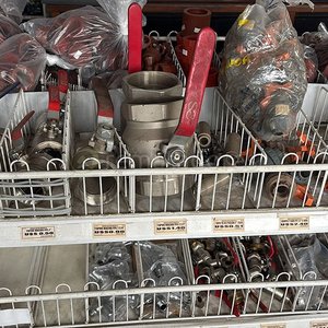 Lote siguiente: Válvulas y Conexiones de Bronce para Tuberías