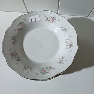 Juego de 10 Platos Hondos con Diseño Floral y Borde Dorado - imagen 3
