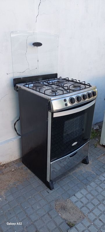 Cocina de gas con estufa y horno en buen estado - imagen 3