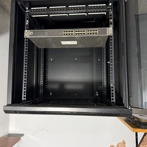 Gabinete de Red Destec con Patch Panel y Switch de 24 Puertos - imagen 7