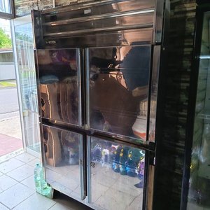 Lote anterior: Heladera Gelopar de Acero Inoxidable, 4 Puertas, Funcionando