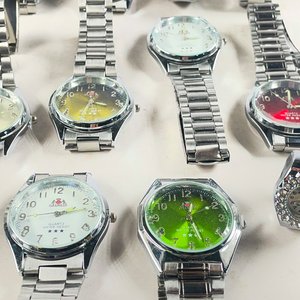 Lote de 20 Relojes y Anillos con Dijes - imagen 4