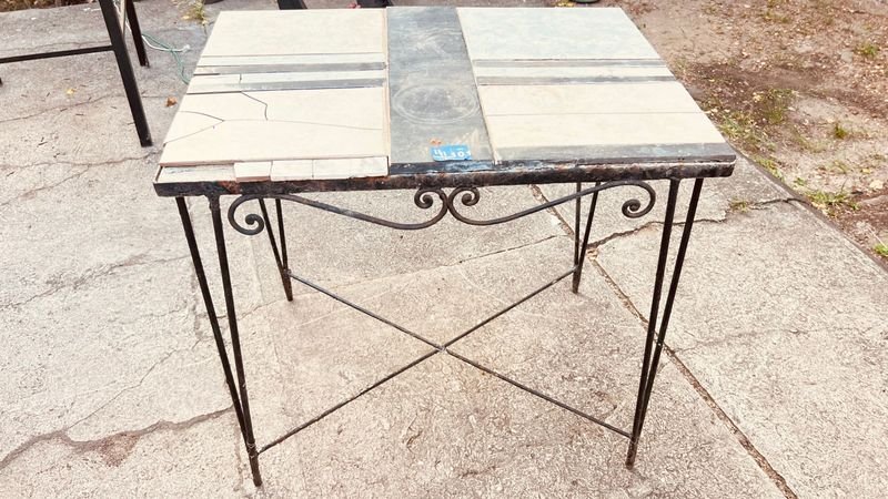 MESA DE PATIO DE HIERRO TAPA CERAMICA