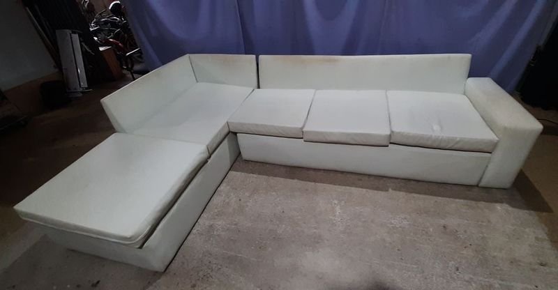 Sillón Esquinero Blanco con Almohadones