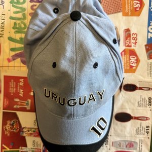 Lote de 7 Gorras con Temáticas Variadas: Turismo, Marcas y Uruguay - imagen 15