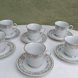 Juego de 6 Tazas con Platillos de Porcelana con Diseño Floral - imagen 4