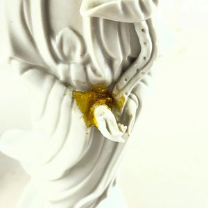 Figuras de Porcelana Nao y Blanc de Chine: Dama con Sombrero y Figura Oriental - imagen 4