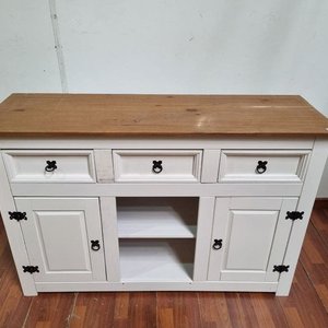 Aparador Blanco con Tapa Madera y Herrajes Negros - imagen 3