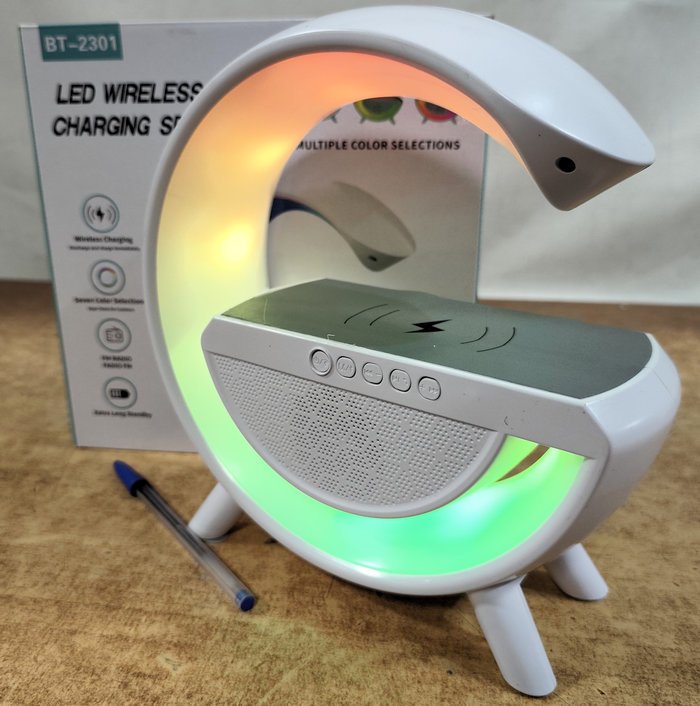 Reloj Despertador Recargable con BT, Carga Inalámbrica y Luces LED - imagen 3