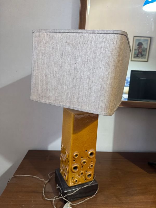 Lote anterior: Lámpara de cerámica con base perforada