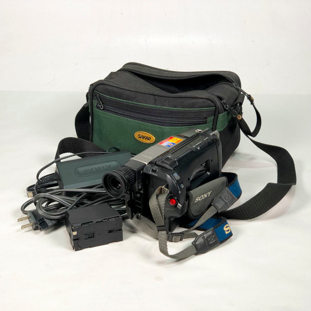 Filmadora Sony Handycam Vision CCD-TRV108 con estuche y accesorios