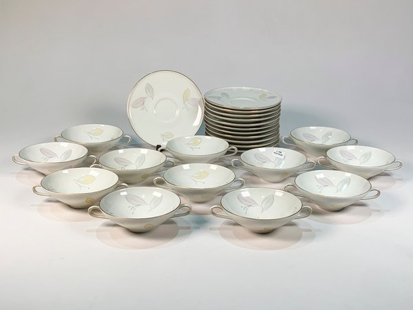 Juego de 12 Tazas de Consomé de Porcelana Bavaria con Platillos - imagen 1