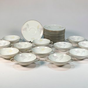 Juego de 12 Tazas de Consomé de Porcelana Bavaria con Platillos - imagen 1
