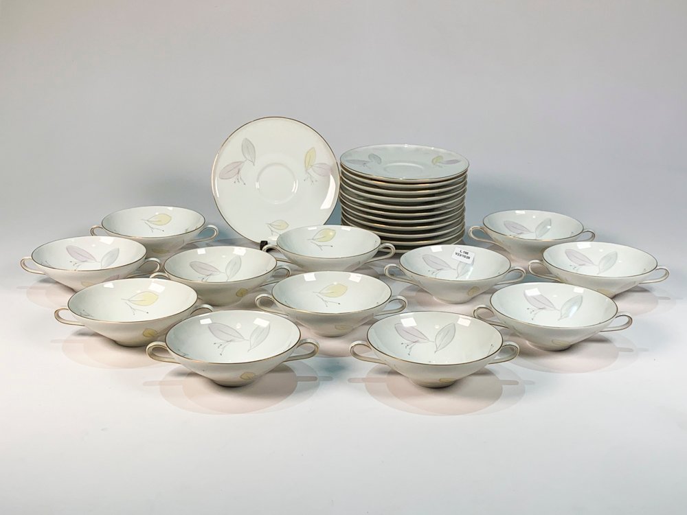 Juego de 12 Tazas de Consomé de Porcelana Bavaria con Platillos