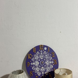 Lote anterior: Pantalla de Lámpara y Reloj de Pared Decorativo