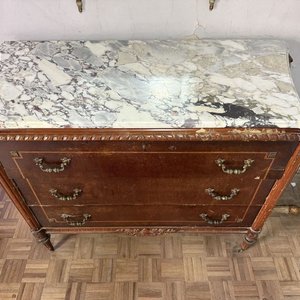Cómoda Clásica de Madera con Tapa de Mármol y Detalles en Bronce - imagen 15