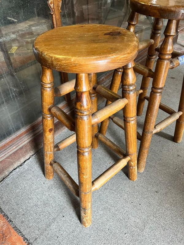 Taburetes altos de madera para hogar - imagen 2