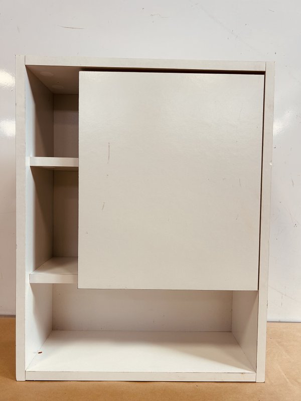 Lote #005R – Botiquín de baño en melamínico con una puerta – 42x15x53cm - imagen 1