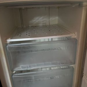 Freezer vertical de la marca Electrolux, modelo Freezer F170 - imagen 7