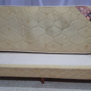 Sommier de 1 Plaza Amarillo con Base - imagen 3