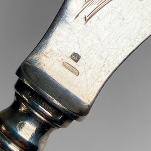 Dos piezas de metal Christofle, pala y pinza - imagen 6