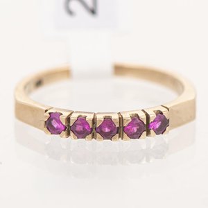 Lote siguiente: Anillo Oro 18k con 5 Piedras Color Violeta
