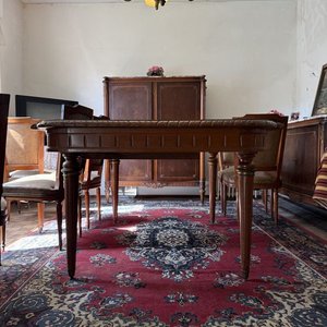 Juego de Comedor Clásico: Mesa y 6 Sillas de Madera con Incrustaciones y Tapizado de Cuero - imagen 5