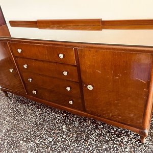 Bargueno de madera con 2 puertas, 4 cajones y tapa de vidrio - imagen 5